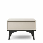 שידת לילה מעוצבת מעץ מלא AMERICAN CROWN VELORA